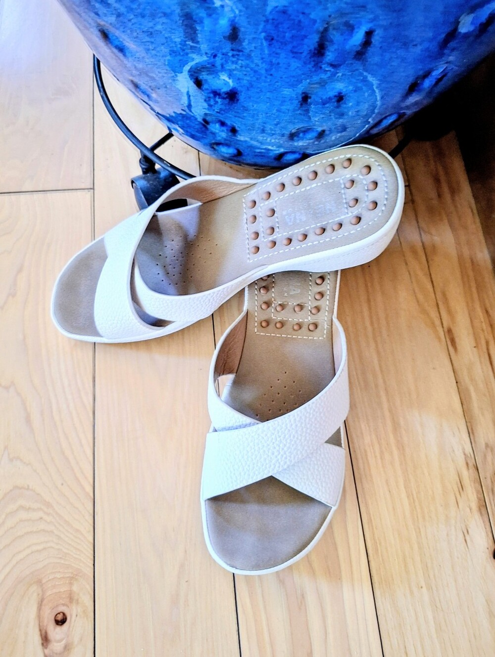 EUC White Crisscross Slide Sandals with Studded Footbed Size 37 (US Size 6.5)